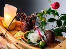 【特選熊野会席】新鮮な伊勢海老の姿造り。とろける甘みとぷりぷりの食感、華やかな盛り付けも魅力の一品