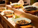 朝食バイキングでは、和食の煮物など体に優しいお惣菜をご用意しております