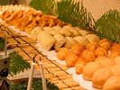 数種類のパンをご用意しています。トーストすると焼きたての香ばしさが引き立ち、より一層美味しくいただ