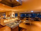 リニューアルしたレストラン「せせらぎ」で 里山料理がテーマのハーフバイキングをお召し上がりください