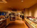 レストラン「せせらぎ」落ち着いた空間で、熊野の食材を活かしたバイキングをお楽しみください