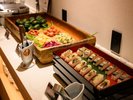 バイキングには「めはり寿司」や「さんま寿司」といった和歌山ならではの郷土料理もご用意しております