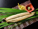 鰻の白焼きは、鰻本来が持つ風味や旨みを楽しめるのが魅力です。