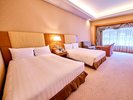 デラックスツインルーム(お部屋によって家具の配置などが異なる場合がございます)