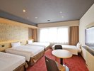【デラックスツイン】ツインベッド+ソファベッドで最大4名宿泊可能。