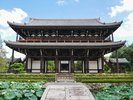 【東福寺】静寂に包まれた東福寺で、心落ち着くひとときを。