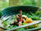 .季節会席【夏】焼き物の一例 活け鮎の焼き物