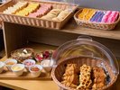 日替わりパンコーナー ディップでアレンジしてお楽しみください