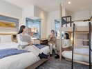 ファミリールームはグループ旅にもおすすめです♪ベッド:160cm×1台、2段ベッド(105cm×2台)