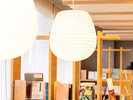 【ライブラリーカフェ】滞在中も旅の楽しみが続く、くつろぎの空間