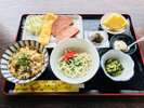 【当日購入可能】沖縄料理の定番♪沖縄そば ポークたまご ジューシー(炊き込みご飯)