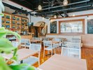 レストランの家具がリニューアルしました!明るい雰囲気の店内へ♪新しくカウンター席も設けております!