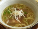 八重山そばも丁寧に仕込んでいます