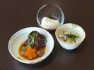 日替わりで沖縄らしいメニューが並びます