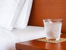 お部屋にはお水のボトルを入れています