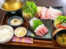 しゃぶしゃぶとお刺身がセットです