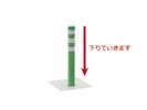 券を取ると真ん中のボラードが下がります。