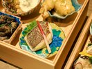 �����{�̒Y�ΏĂȂǋ{��̐H�ނ��g�p�������΂������i�C���[�W�j