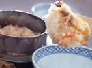 愛媛産鯛の「釜飯」。ご飯に出汁と鯛の旨味がしみ込んでいる1品です。