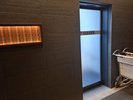 北館エレベーターホール1Fより直接入ることが出来るコンビニの入口