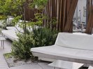 ルーフトップ|ゆったりとした極上のソファ席。心地よい空気を感じながら過ごす贅沢なひととき