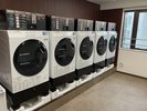 コインランドリー10台完備!4階ドラム式5台・8階洗濯機/乾燥機各5台 キャッシュレス決済対応
