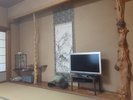 *客室の設え/床の間にはそれぞれ意匠を凝らしています。丸太杉の床柱で、趣深い空間を演出します。