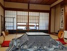 *客室の設え(冬)/冬には客室に炬燵が入ります。雪を見ながら炬燵でのんびり♪
