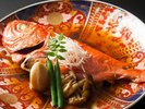 調理長自慢の秘伝のタレでじっくり煮込んだ金目鯛煮付けをお楽しみください♪