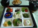 朝食:蛸とひじきの炊き込みご飯・真珠の海七草がゆ等