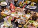 伊勢海老のお造り、鮑の踊り焼き、金目鯛のしゃぶしゃぶ伊豆を代表する3大味覚を取りそろえた豪華版