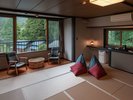 【和室15畳】客室からも自然を感じられます