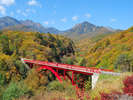 【紅葉の東沢大橋と八ヶ岳】※ホテルからお車で約12分程