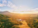 壮麗な岩手山を望み、四季の移ろいを感じることができるオールシーズンリゾート、雫石プリンスホテル。