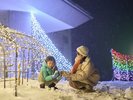 光と雪の輝きに囲まれて、家族で過ごす冬の特別ステイ。