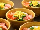 夕食ブッフェでは、こしぇる丼などが食べ放題。お腹も心もいっぱいに♪