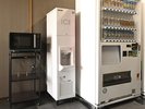 お客様のご要望にお応えし、製氷機・電子レンジを館内に設置しております。