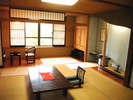 *お部屋一例。ゆったりとお寛ぎいただける空間。畳に足を伸ばしてのんびりと♪