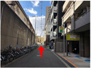 ◇東口◇Bそのまま高架下沿いに直進します。
