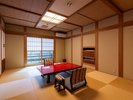 棋聖戦で対局者が泊まられた【紫苑(しおん)】露天風呂とダイニングルームがついたお部屋です。