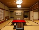 対局の間:特別室「常磐」源泉かけ流し内風呂・露天風呂がついております。