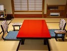 対局の間:特別室「常磐」源泉かけ流し内風呂・露天風呂がついております。