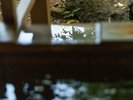 棋聖戦で対局者が泊まられた【柊(ひいらぎ)】露天風呂付がついた10畳のお部屋です。