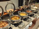 朝食は1階「ウィンザー」にて営業時間 6:45~10:00