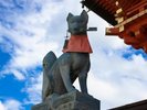 「伏見稲荷大社」ホテルより約30分地下鉄烏丸線「烏丸御池」⇒「京都」下車。JR乗り換え「稲荷」で下車