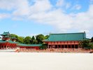 「平安神宮」京都市営地下鉄「烏丸御池」⇒「東山」下車し徒歩15分