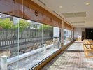 【ロビー・ラウンジ】ご朝食の後、モーニングコーヒー(無料)をお召し上がりください