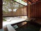 【庭園露天風呂付特別室80平米/浅緋】