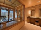 【露天風呂付ラグジュアリールーム105平米】