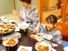 お部屋食ならまわりを気にせずのんびりと。